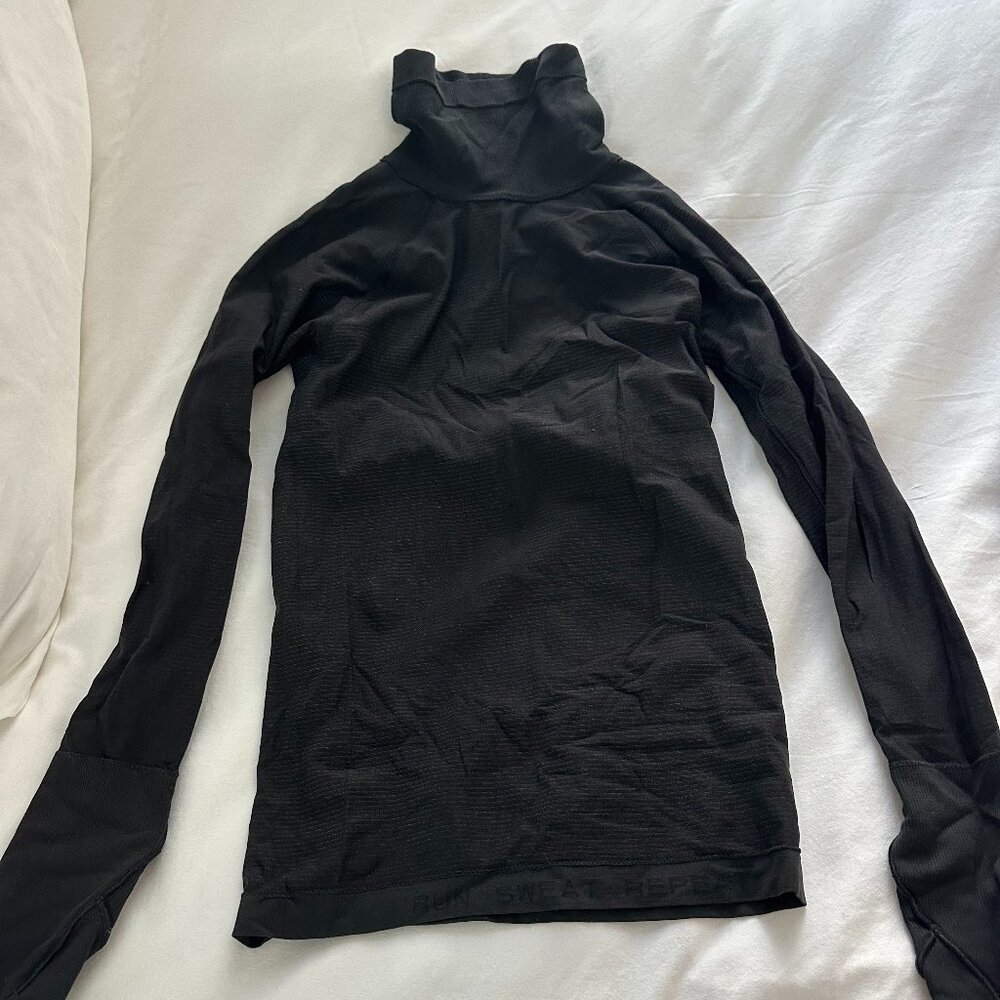 Lululemon Swiftly Long Sleeve Turtleneck Black Size 2